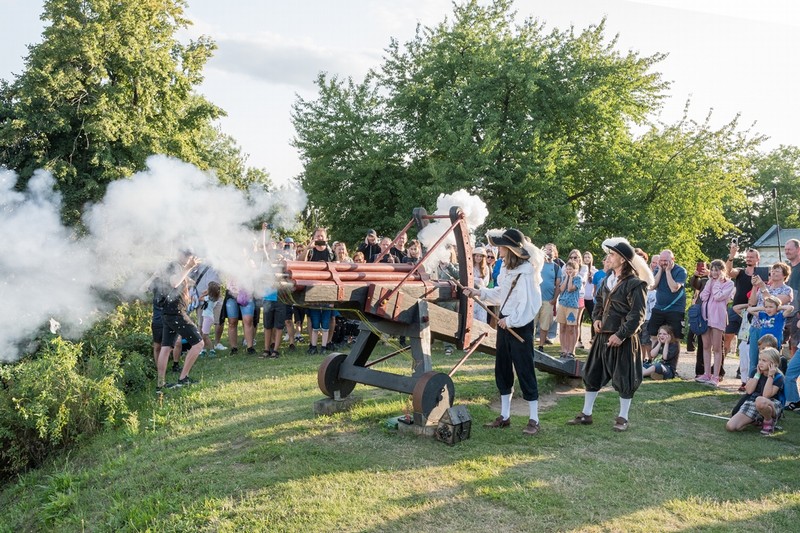 Střílení u pernštejnských kanonů
